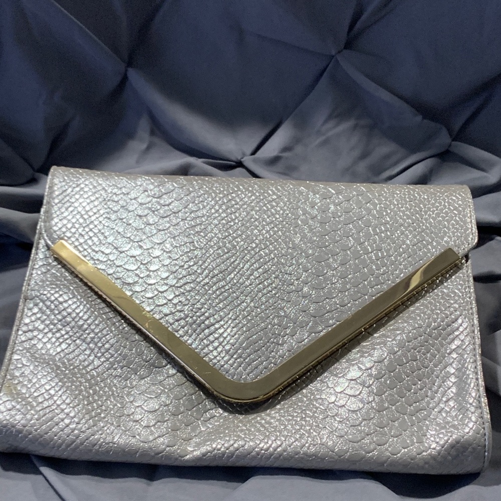 5 for $25– Guess silver clutch NWoT